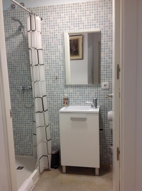 Albergue Santiago Apostol Logroño Oda fotoğraf