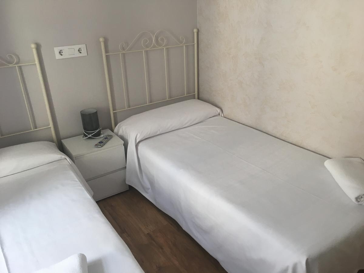 Albergue Santiago Apostol Logroño Dış mekan fotoğraf